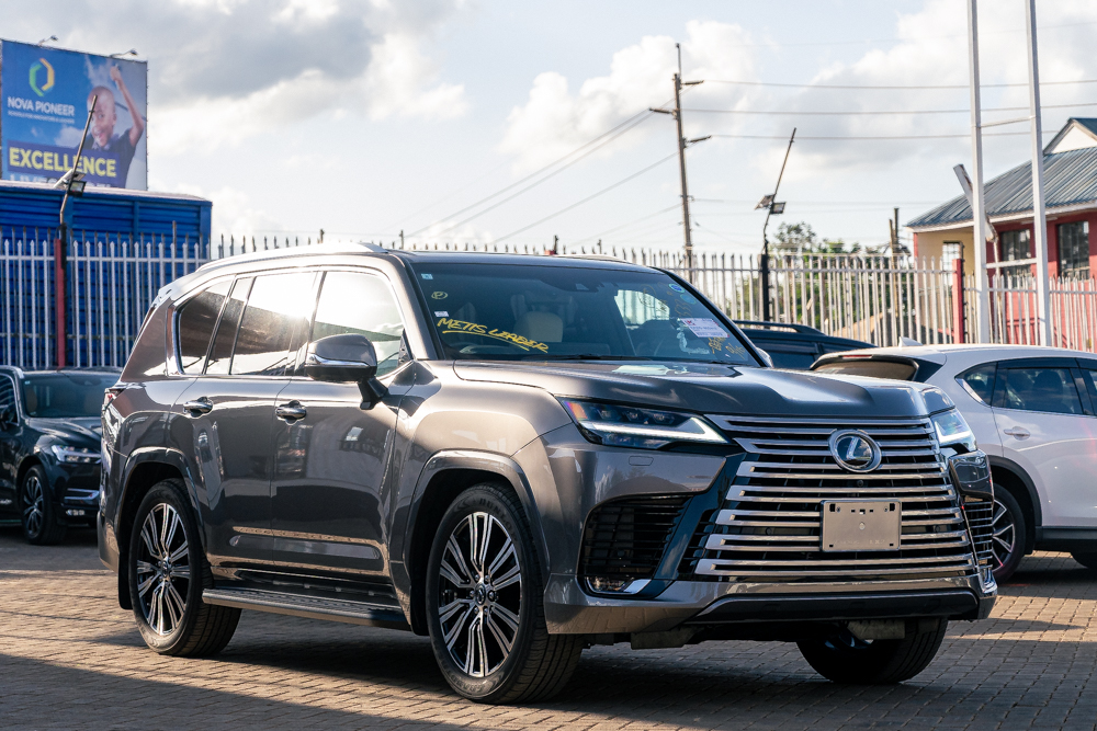 Lexus LX600