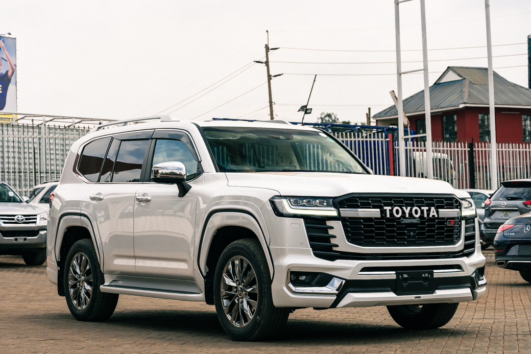 Toyota Landcruiser LC300 ZX