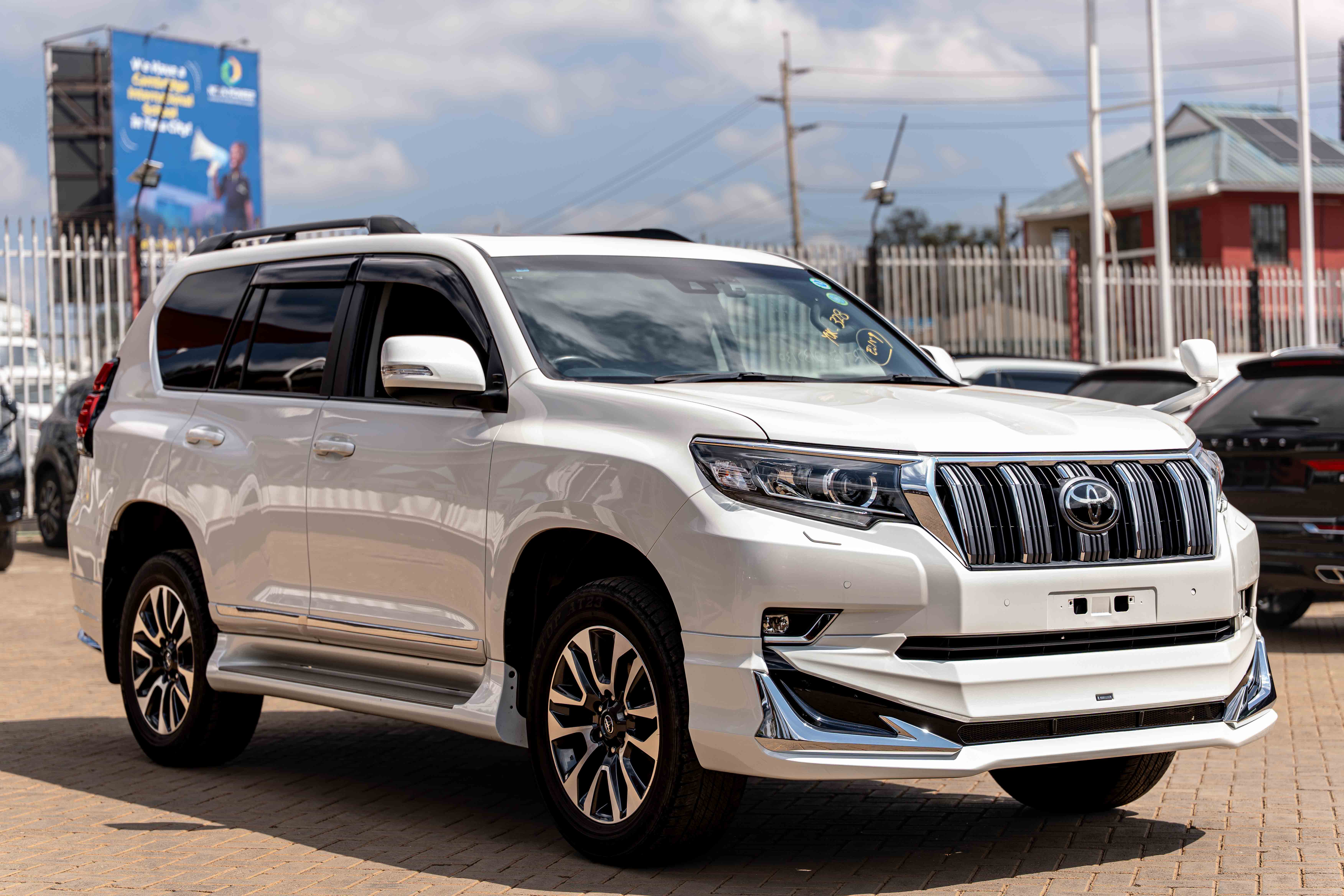 Toyota Prado Petrol
